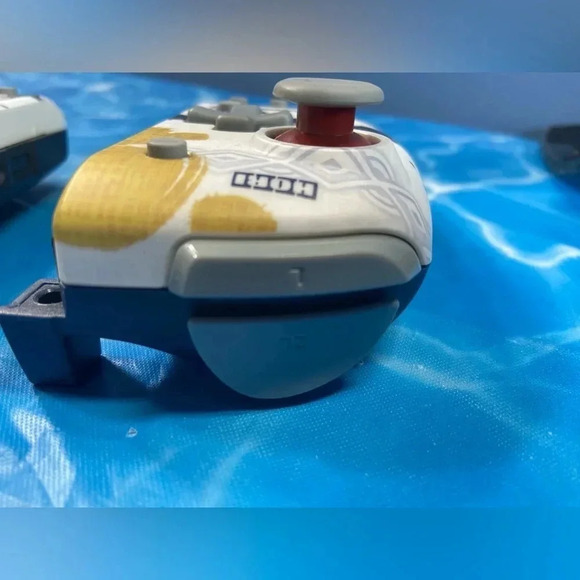 Pokémon  Legends: Arceus 
 - HORI - Nintendo Switch Split Pad Pro - Rare - Picture 11 of 16